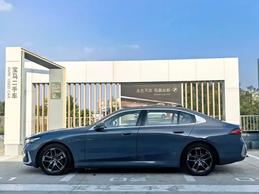 BMW i5 2025 из CN, фото 3