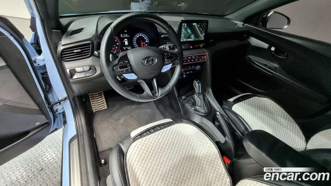 Hyundai Veloster — фото 7