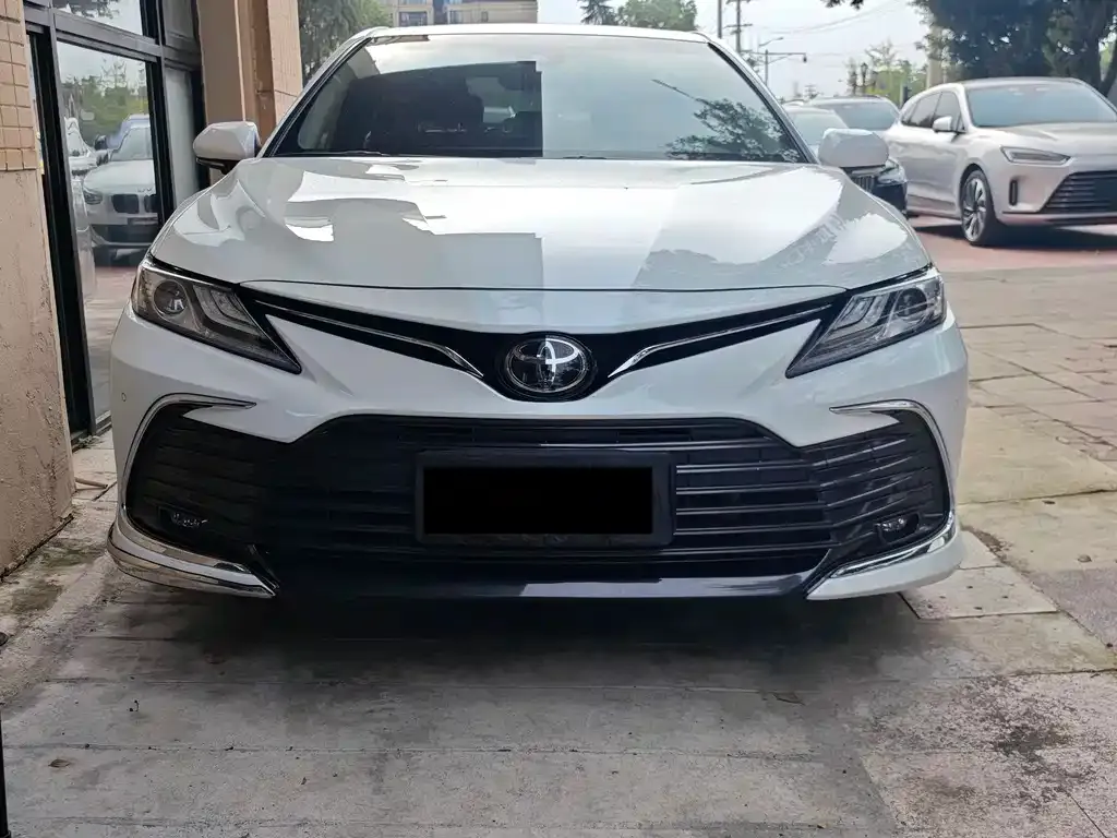 Toyota Camry 2023 из CN, фото 2