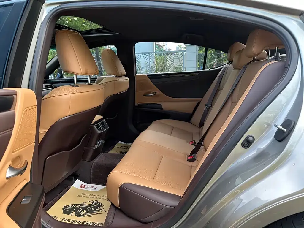 Lexus ES 2021 из CN, фото 8