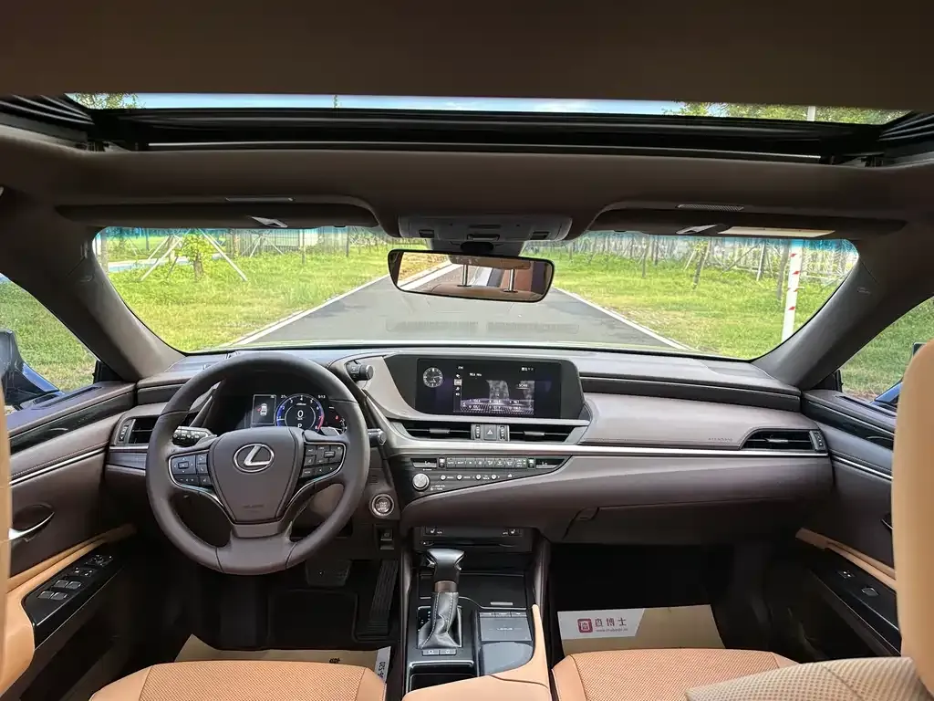 Lexus ES 2021 из CN, фото 9