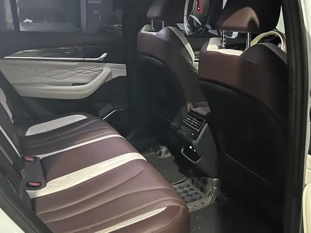 Geely Xingyue L 2023 из CN, фото 8