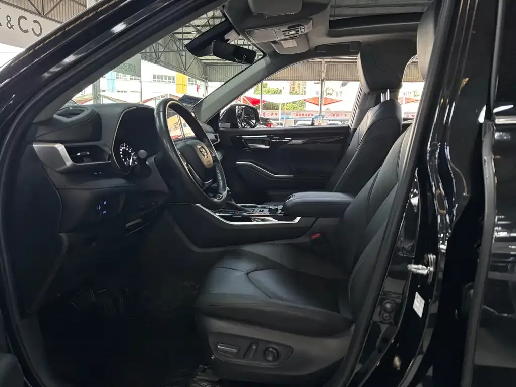 Toyota Highlander 2023 из CN, фото 7