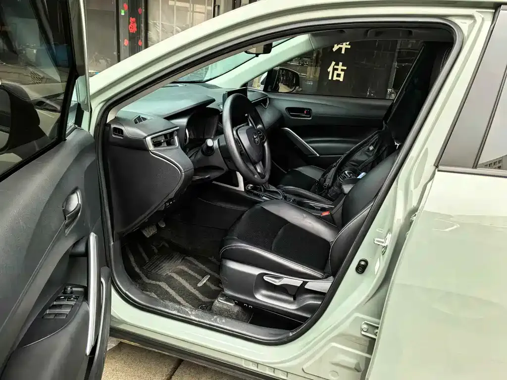 Toyota Corolla Cross — фото 2