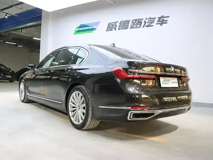 BMW 7 Series 2021 из CN, фото 9