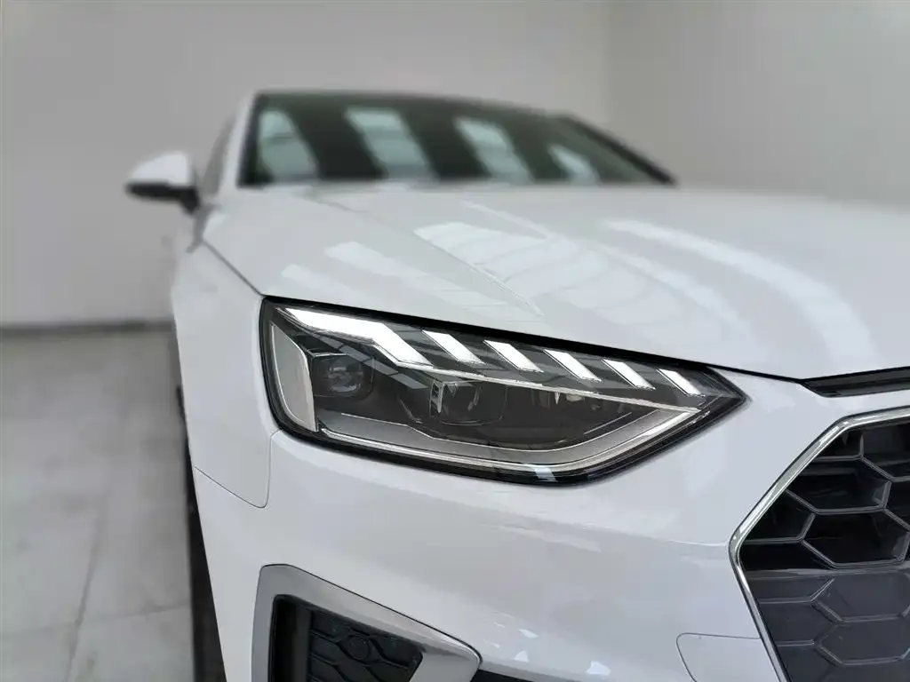 Audi A4L — фото 5