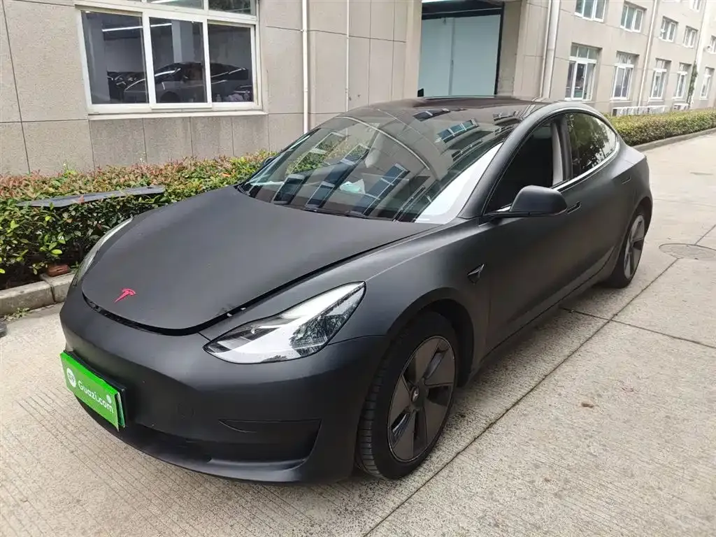 Tesla Model 3 — фото 1