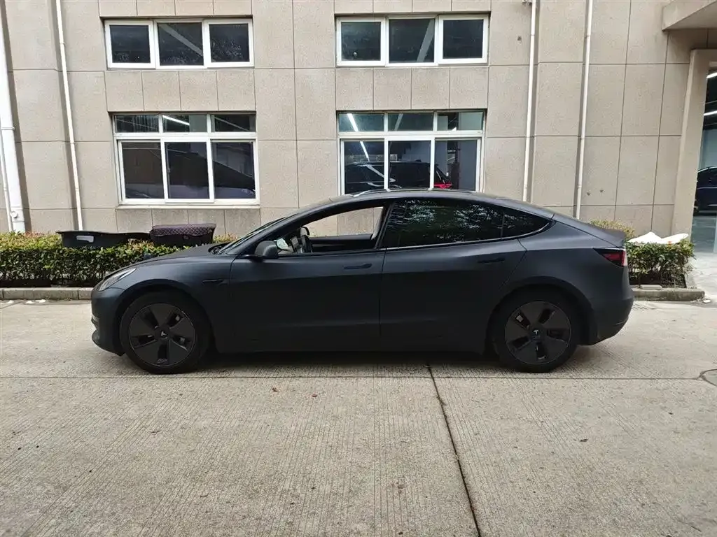 Tesla Model 3 — фото 5