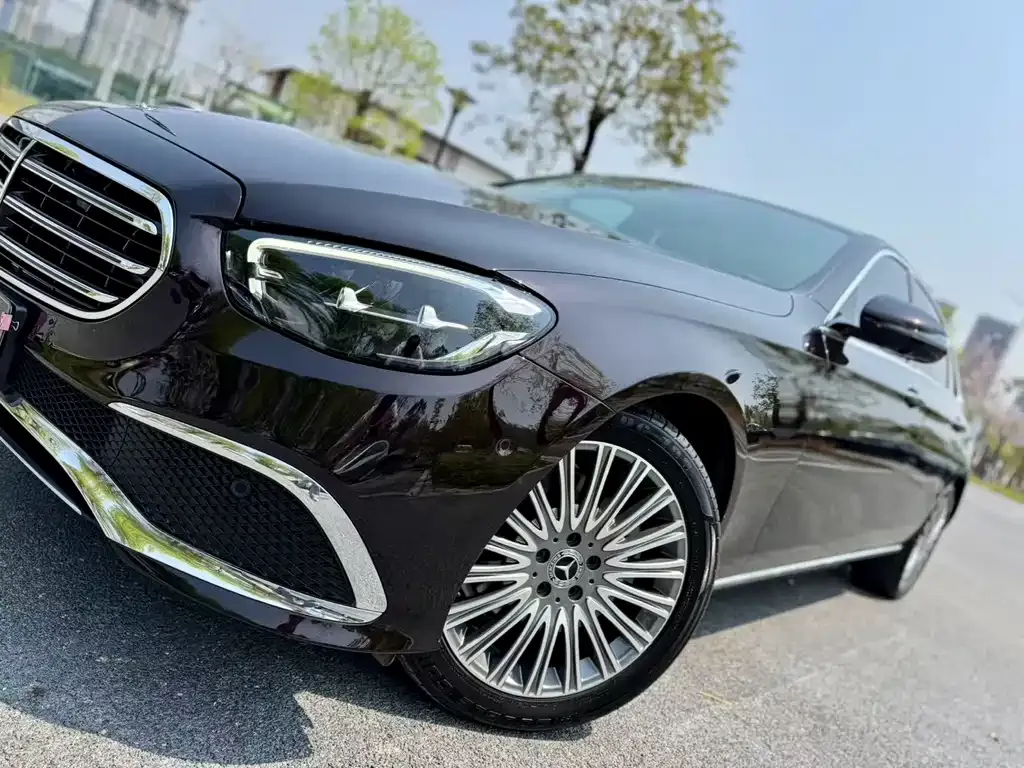 Mercedes-Benz E-Class — фото 9
