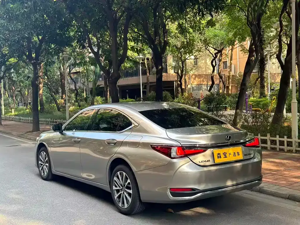 Lexus ES — фото 6