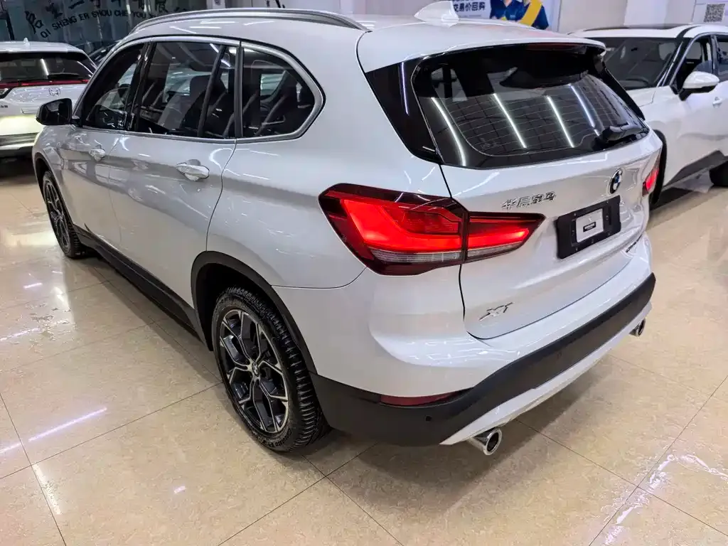 BMW X1 — фото 5