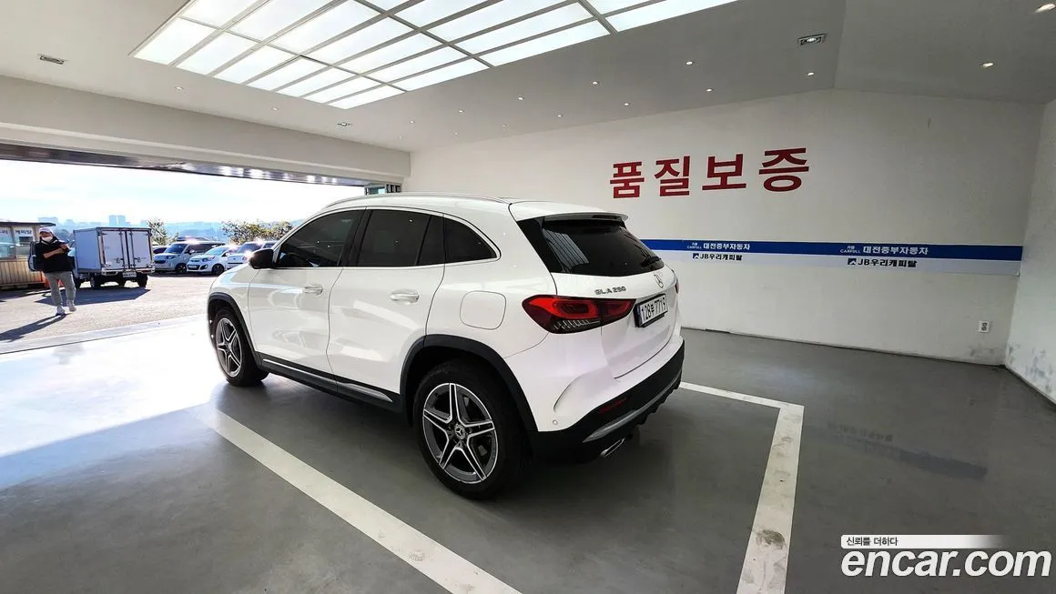 Mercedes-Benz GLA-Class — фото 4