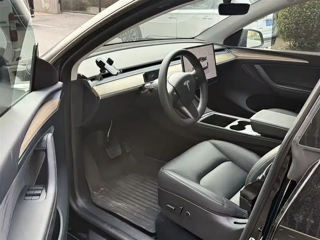 Tesla Model Y 2023 из CN, фото 5