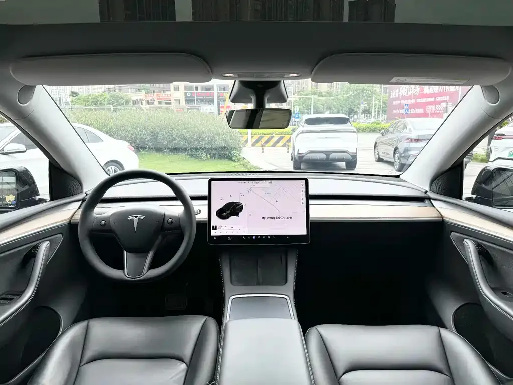 Tesla Model Y — фото 9