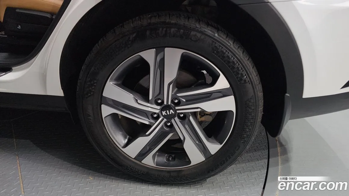 Kia Sorento — фото 5
