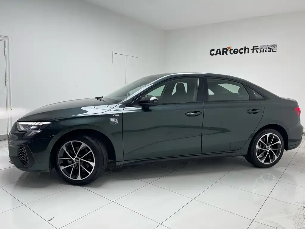 Audi A3 2024 из CN, фото 2
