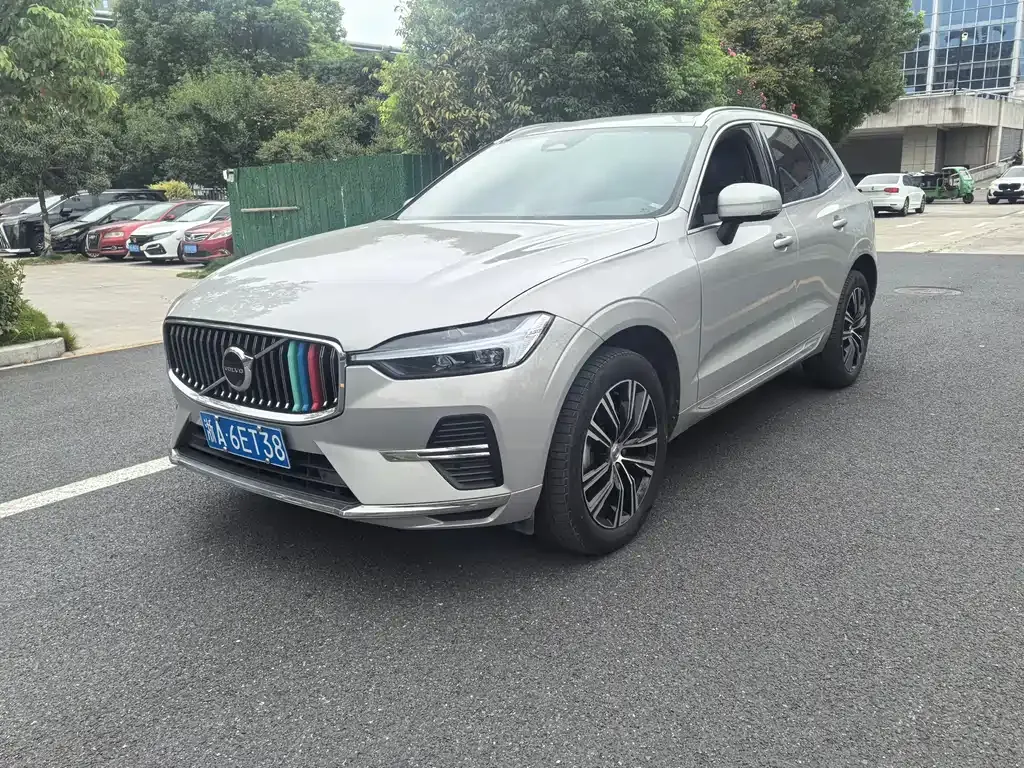 Volvo XC60 2022 из CN, фото 1