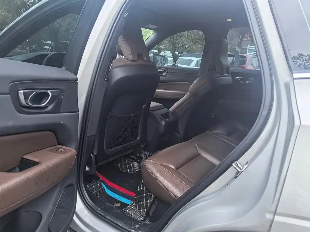 Volvo XC60 2022 из CN, фото 5