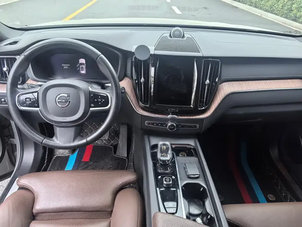 Volvo XC60 2022 из CN, фото 7