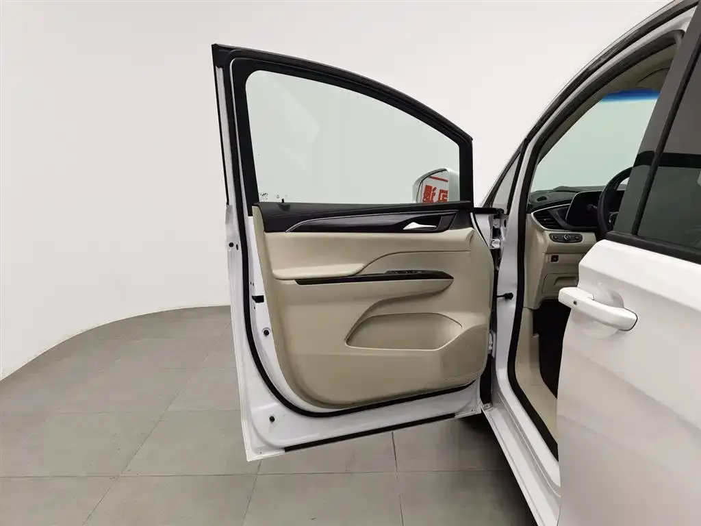 Buick GL8 2023 из CN, фото 8