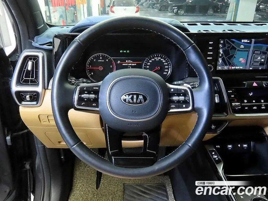 Kia Sorento — фото 8