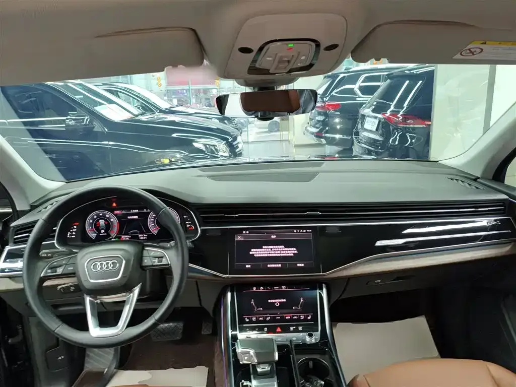 Audi Q7 2021 из CN, фото 10