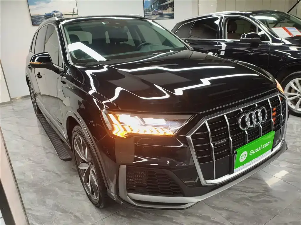 Audi Q7 2021 из CN, фото 4