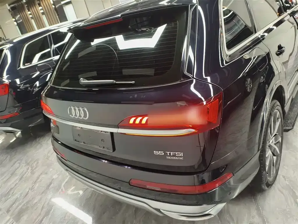 Audi Q7 2021 из CN, фото 6