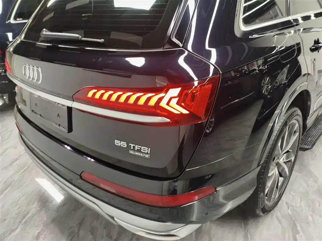 Audi Q7 2021 из CN, фото 8