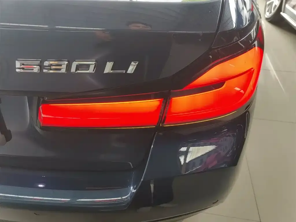 BMW 5 Series — фото 10