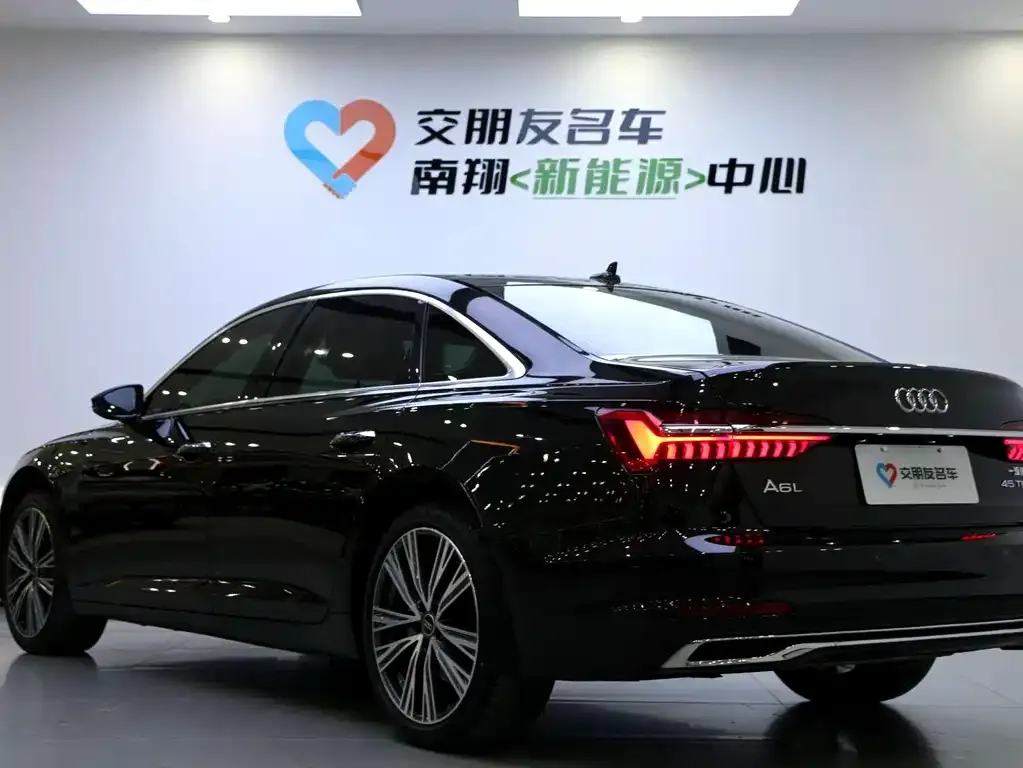 Audi A6L 2023 из CN, фото 3