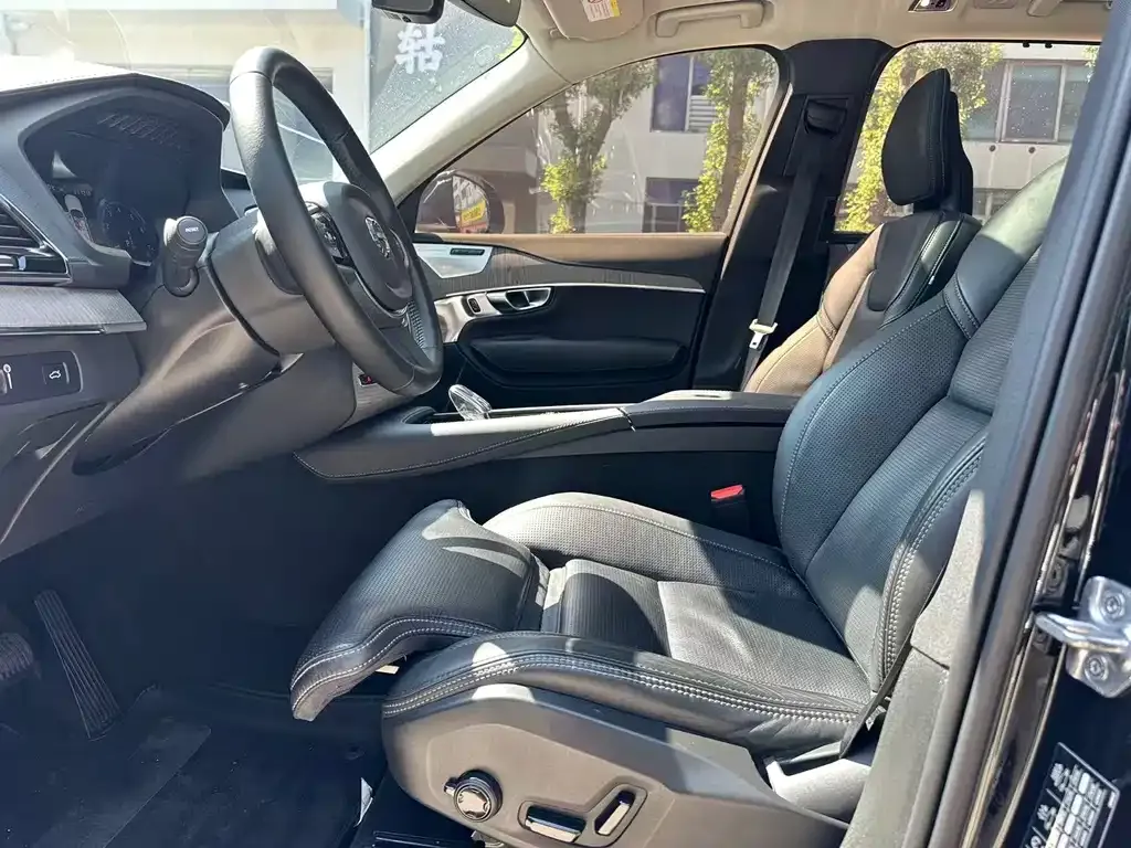 Volvo XC90 2021 из CN, фото 4
