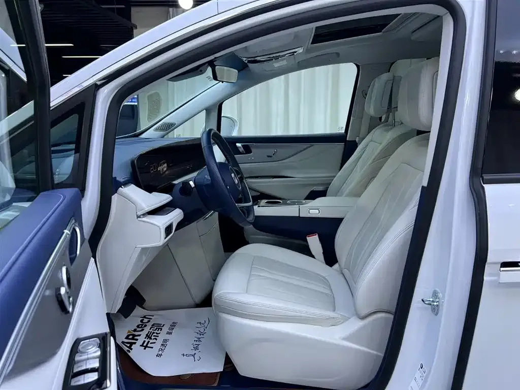 Buick GL8 Hybrid — фото 5