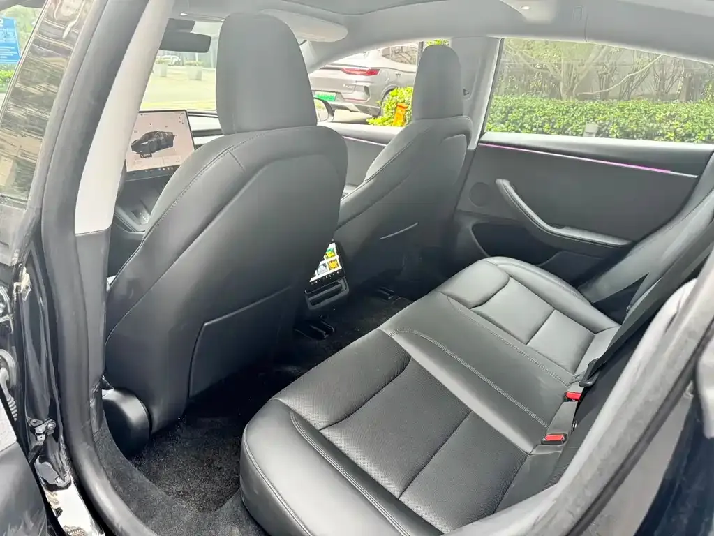 Tesla Model 3 — фото 10