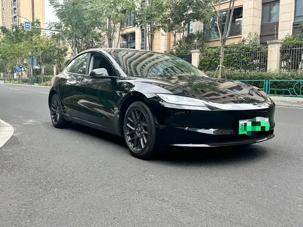 Tesla Model 3 — фото 3