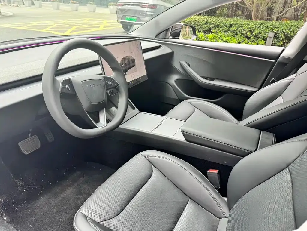 Tesla Model 3 — фото 4