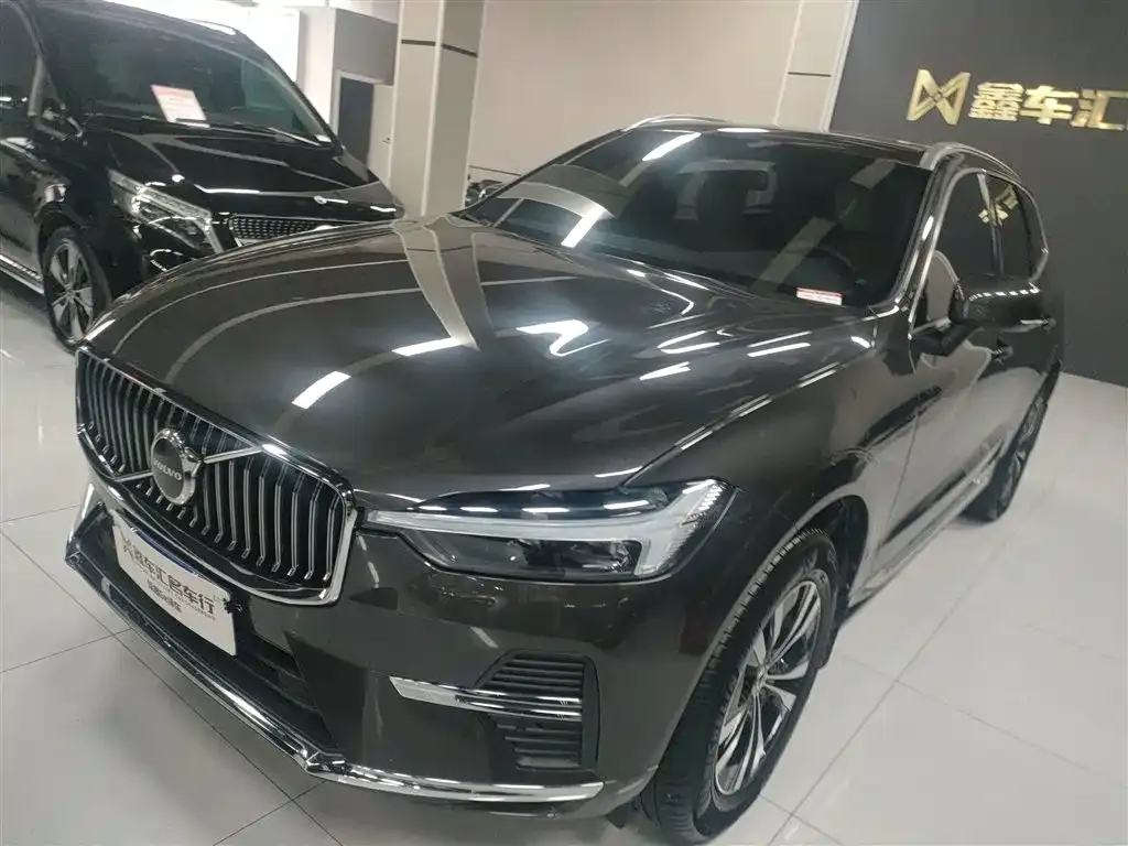 Volvo XC60 2023 из CN, фото 1
