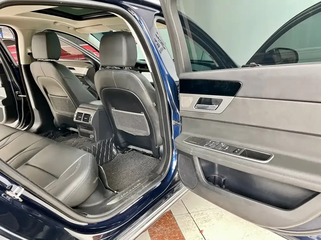 Jaguar XFL 2021 из CN, фото 10