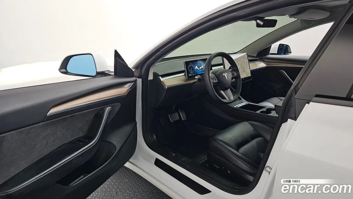 Tesla Model 3 — фото 10