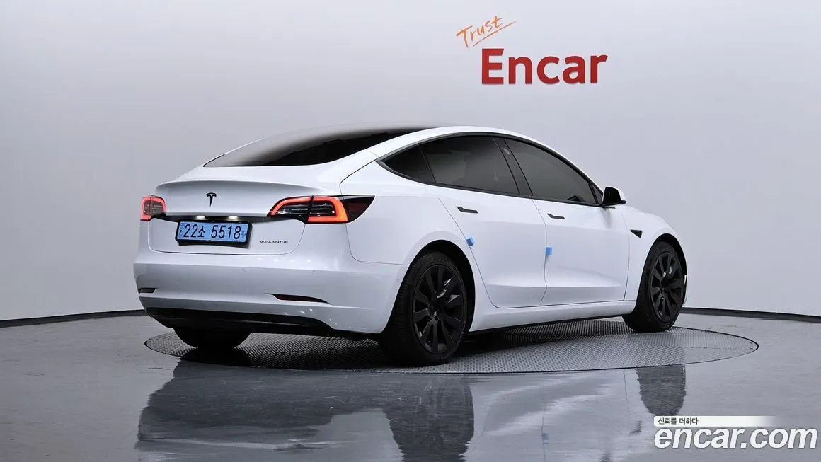 Tesla Model 3 — фото 2