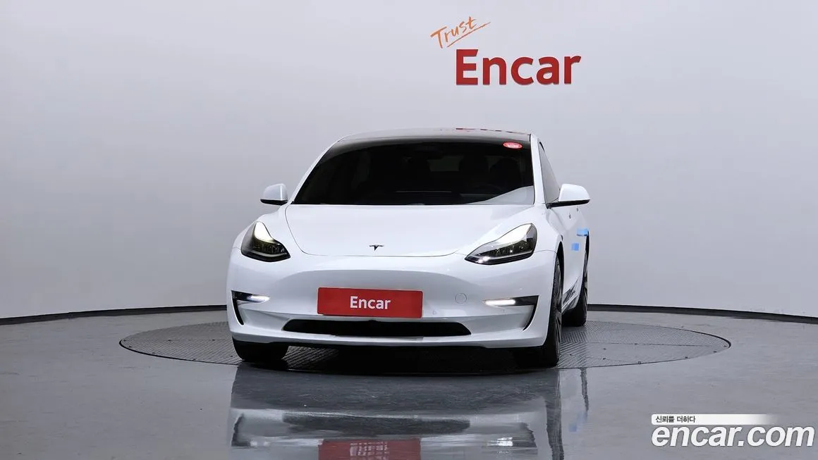 Tesla Model 3 — фото 3
