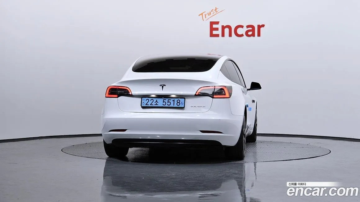 Tesla Model 3 — фото 4