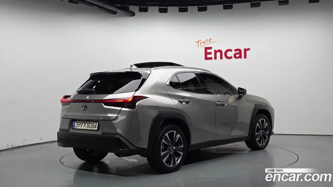 Lexus UX 2024 из KR, фото 2