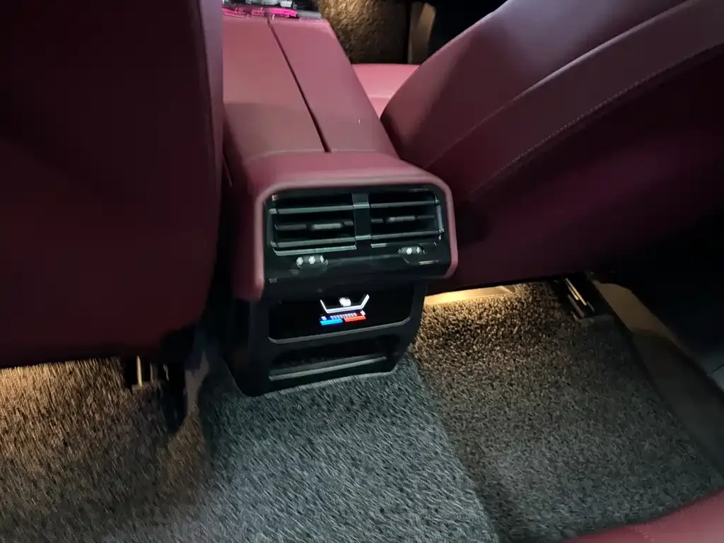 BMW 5 Series — фото 10