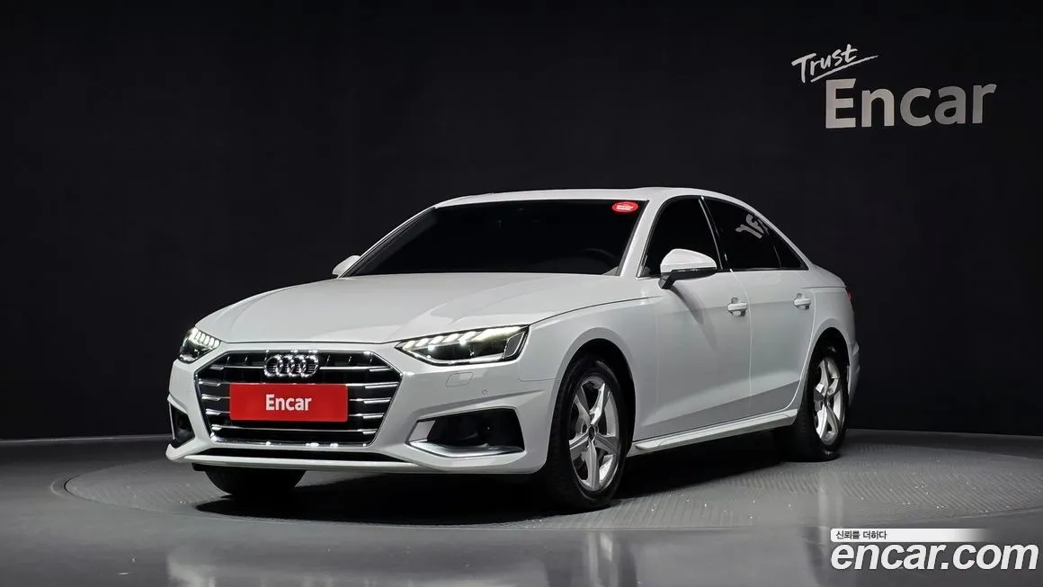 Audi A4 — фото 1