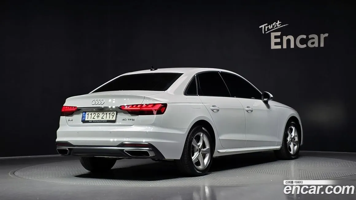 Audi A4 — фото 2