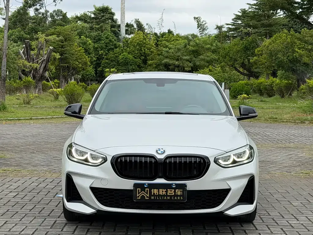 BMW 1 Series 2023 из CN, фото 2
