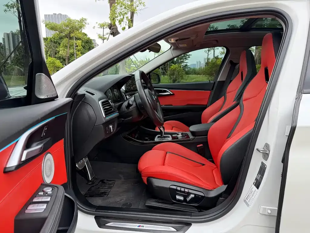 BMW 1 Series 2023 из CN, фото 4