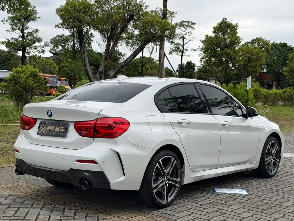 BMW 1 Series 2023 из CN, фото 8