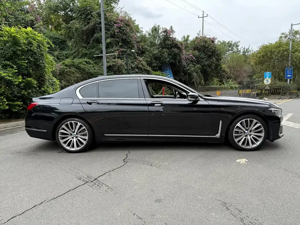 BMW 7 Series 2022 из CN, фото 5